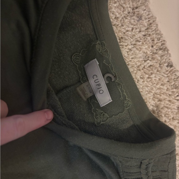 Top - Picture 2 of 3